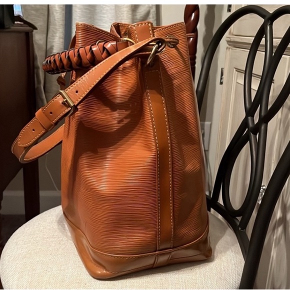 Louis Vuitton Brown Braided Handle Shoulder Bag - Picture 4 of 14